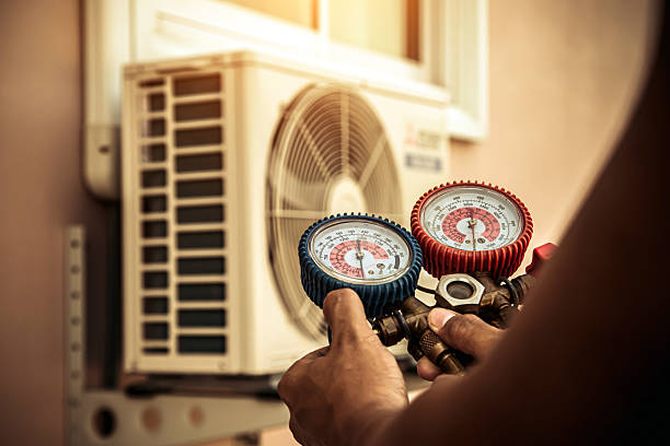 Professional Heat Pump Repair technician working in New Haven, CT